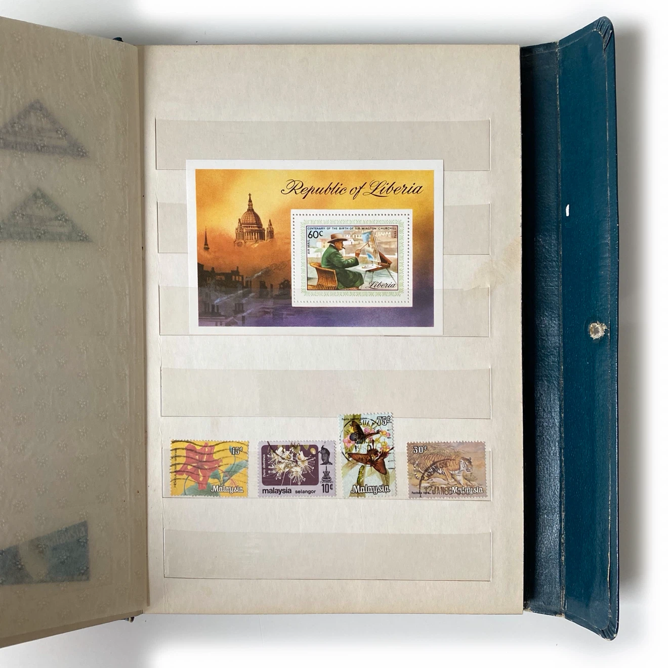 Vintage Stamp Album - photo 3