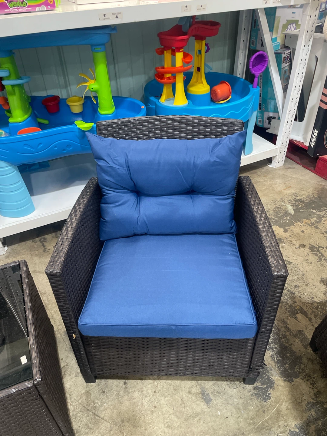 Wicker patio chair with blue cushion - photo 3