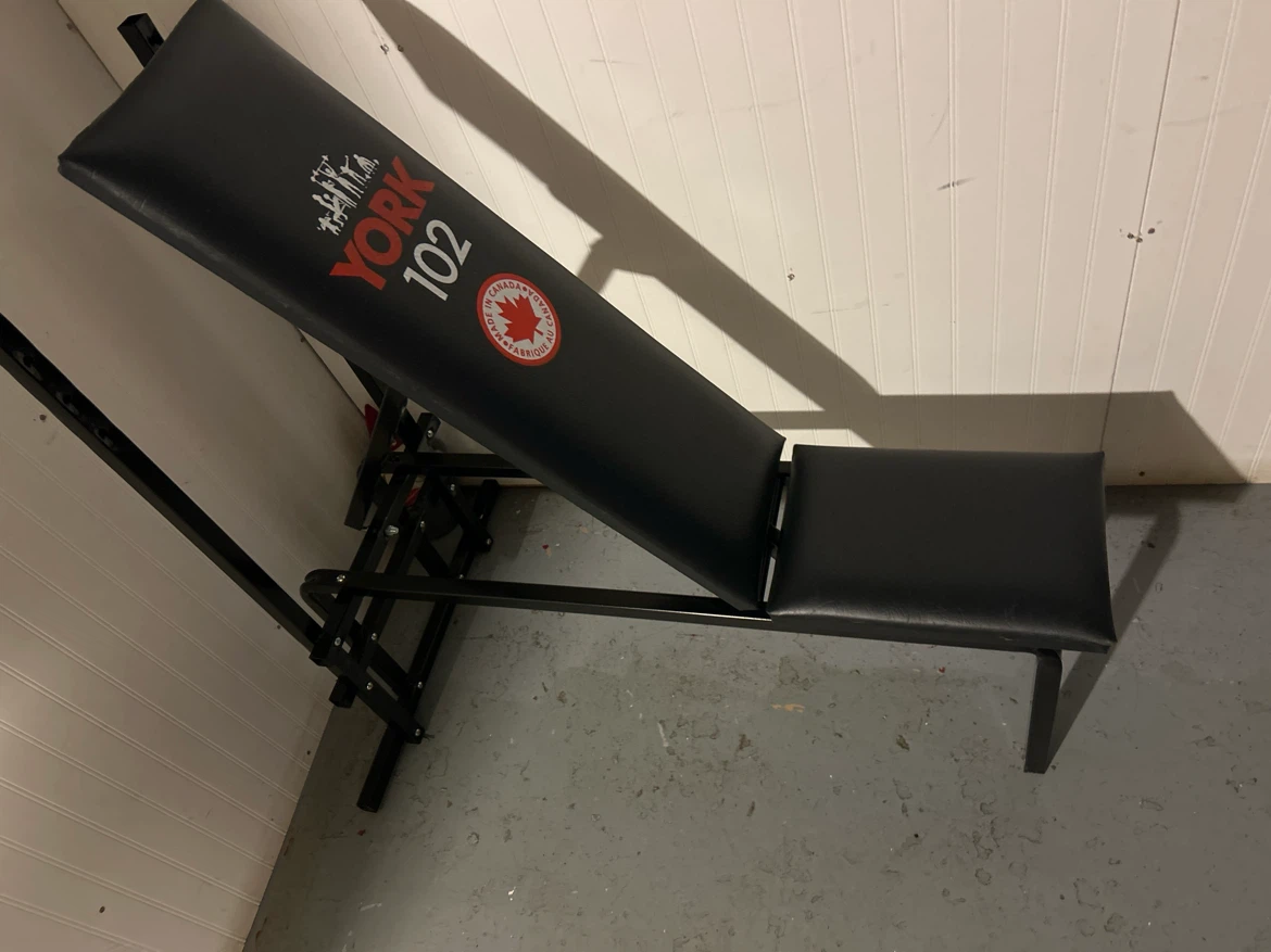 York 102 Weight Bench
