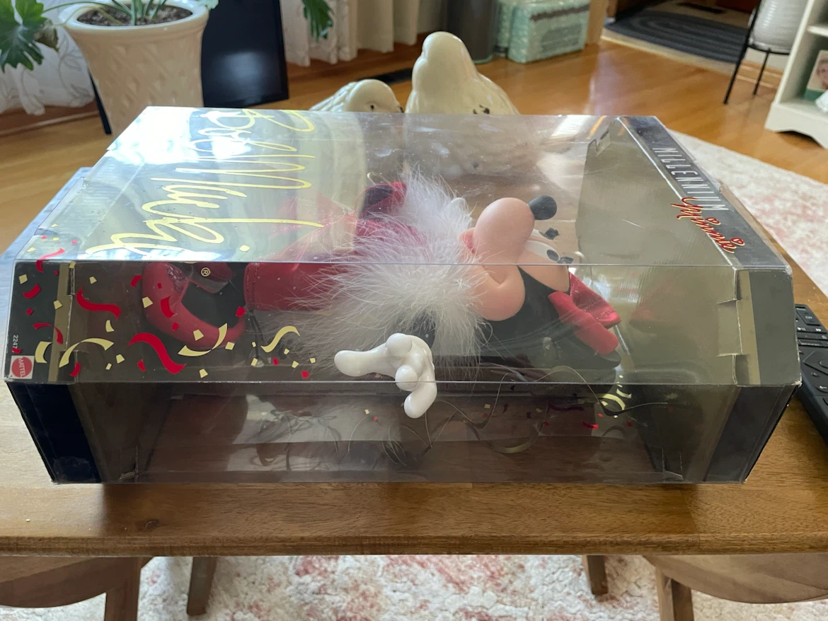 Minnie and Bob Mackie Millennium Limited Edition Doll - photo 2