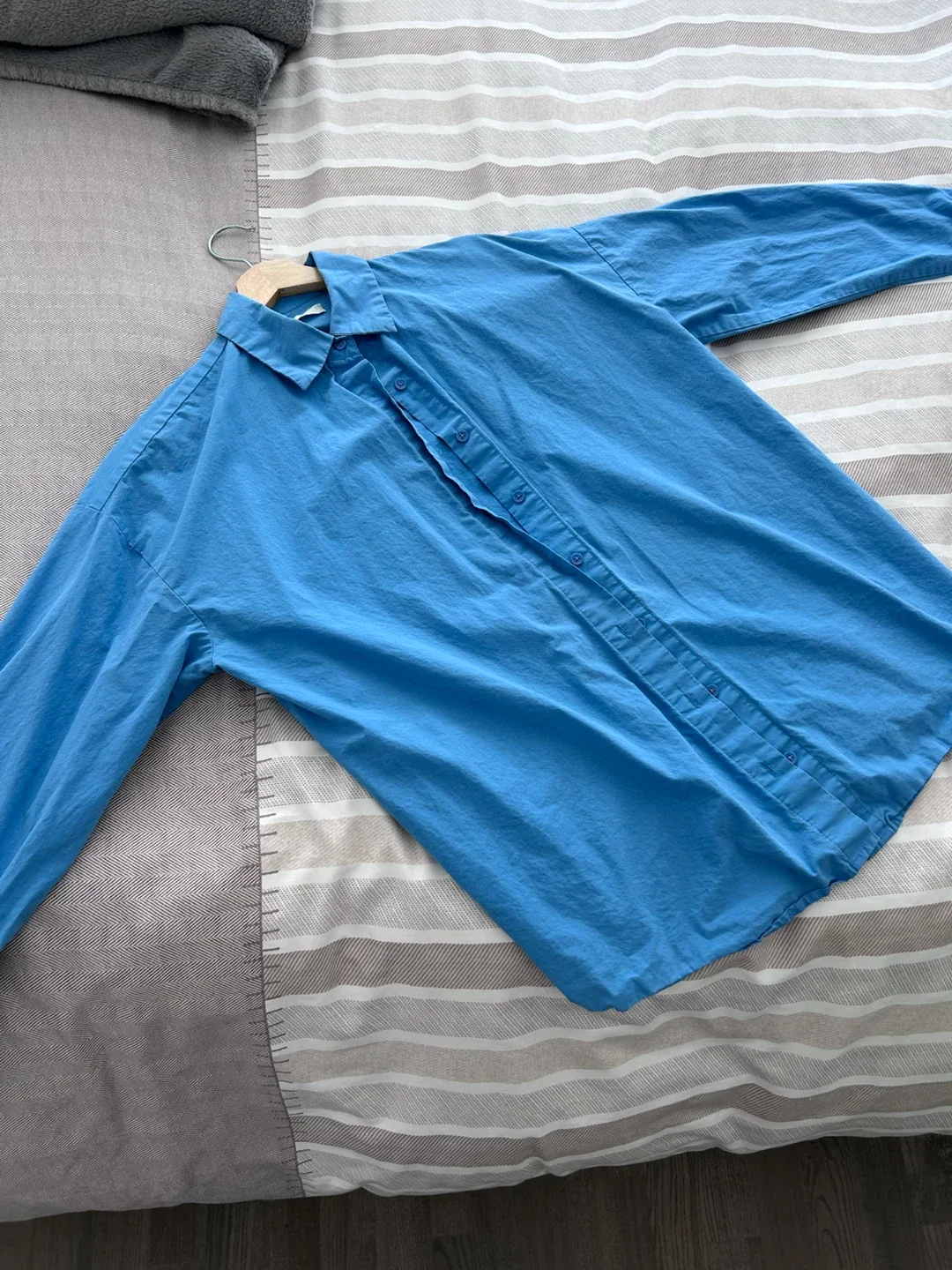 Oak and Fort oversize button down shirt in blue size S