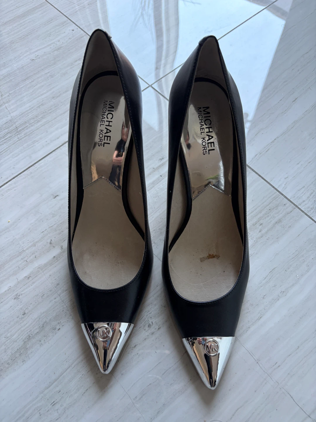Michael Kors Black Leather Cap Toe Pumps Size 9.5 - photo 2