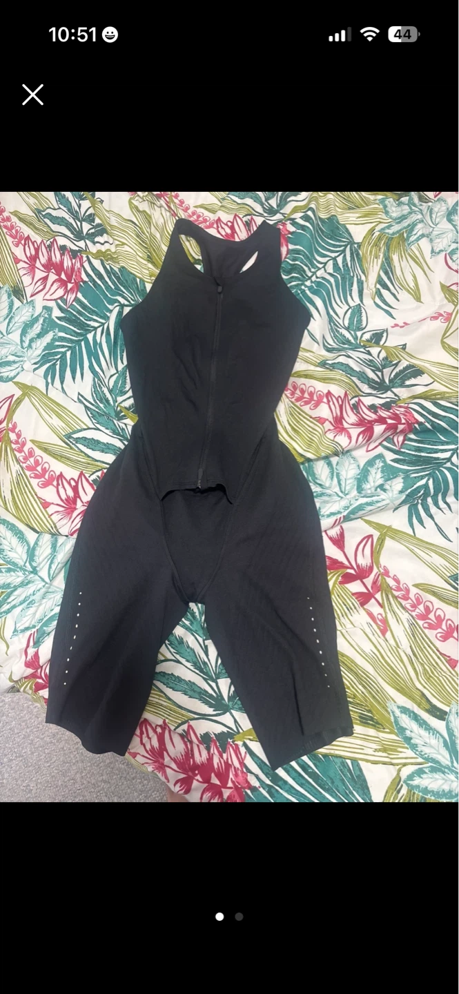 LululemonBlack Full-Body Swimsuit with Zipper size 6