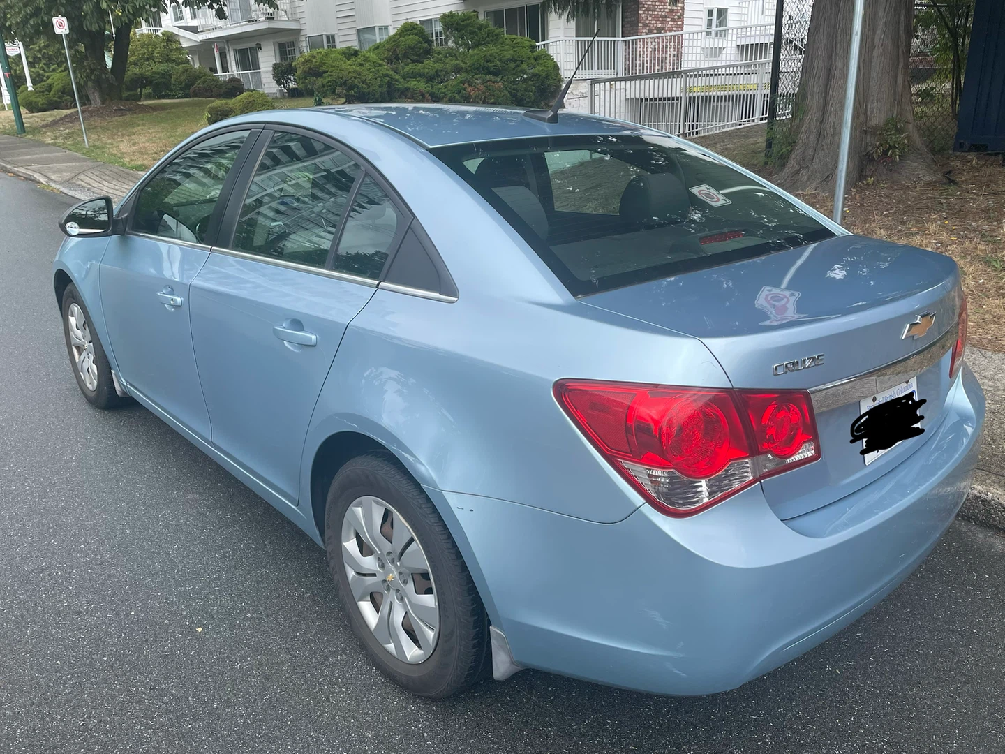 2012 Chevrolet Cruze LS Sedan - photo 2