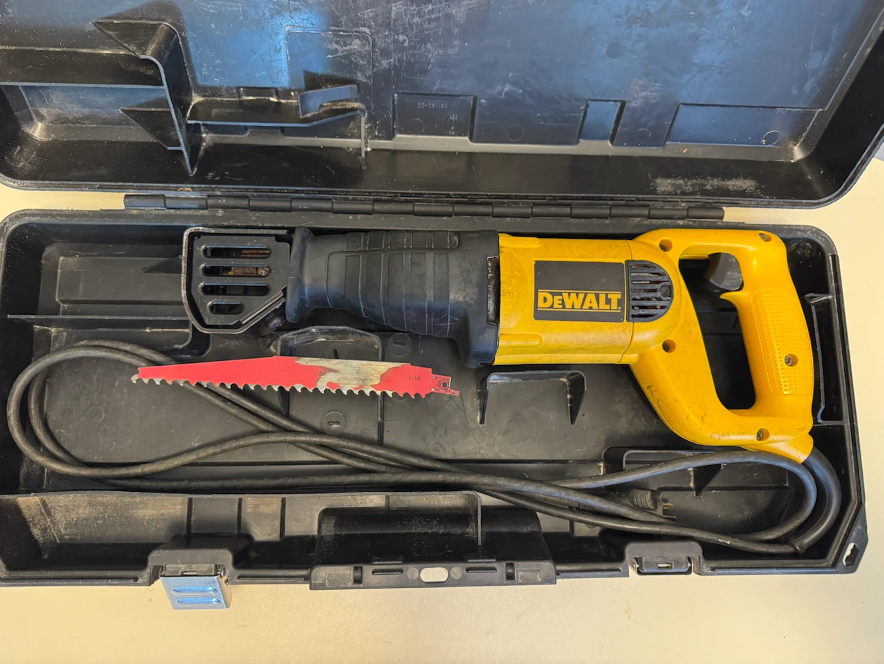 DEWALT DW304P Reciprocating Saw with Case - photo 5
