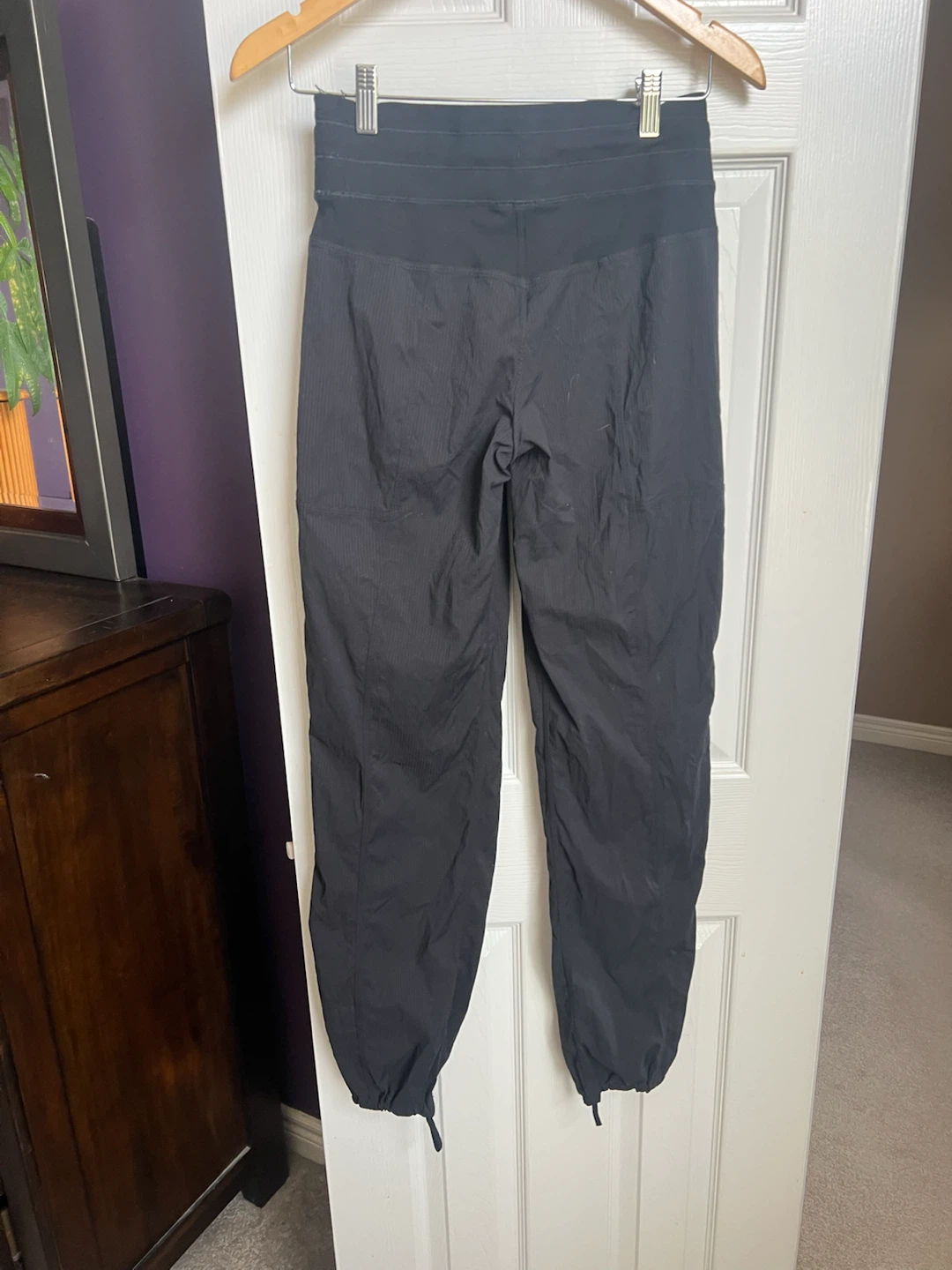 Size 4 lulu black studio pants - photo 2