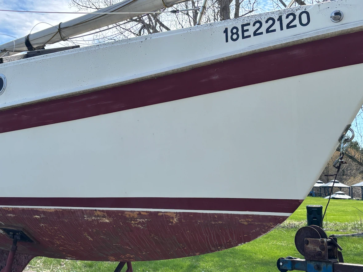 Sailboat for Sale - Hull Number 18E22120 - photo 2