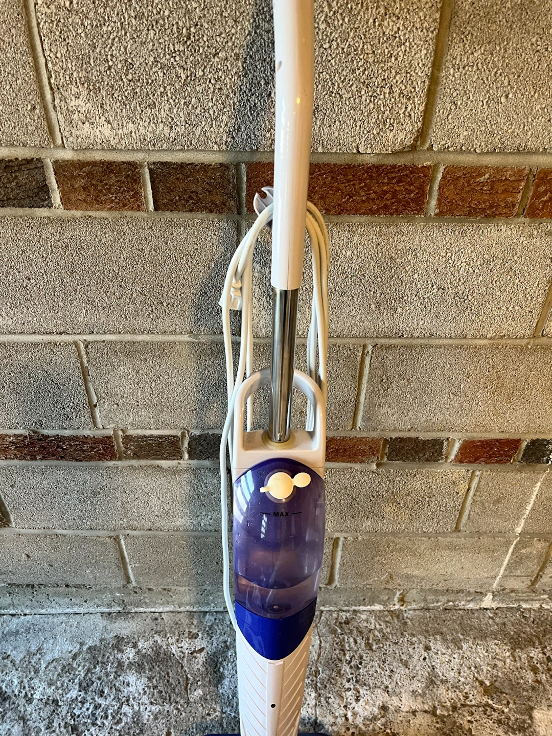 H2O Mop Steam Cleaner - photo 2