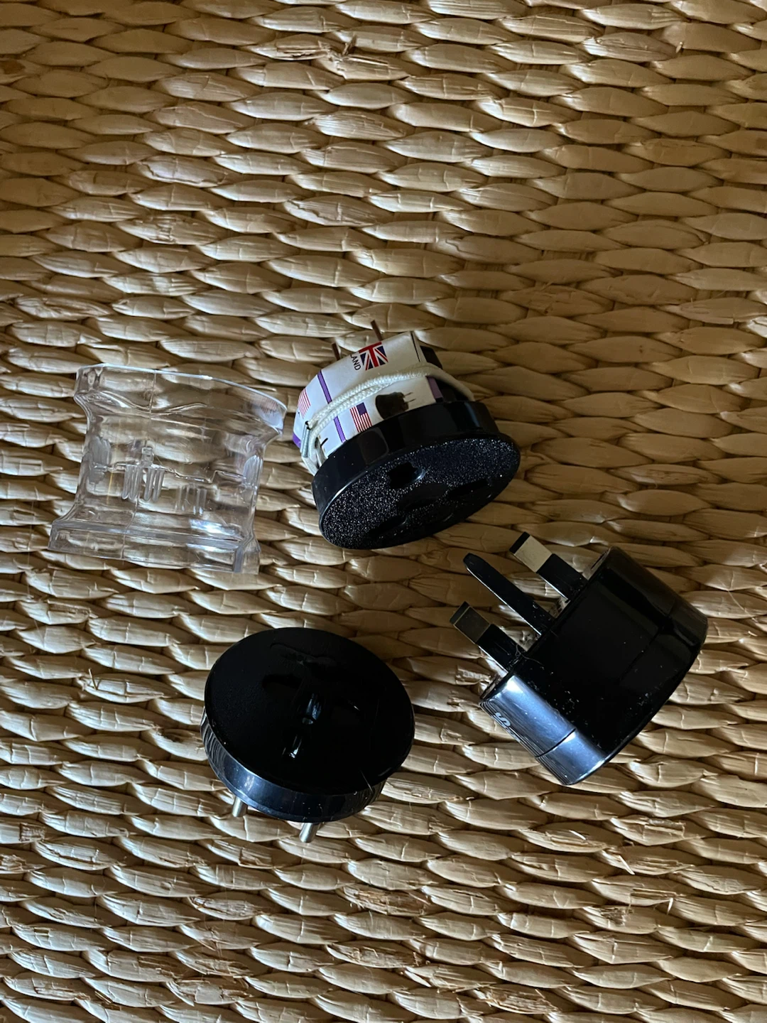 Invictus Games Toronto 2017 Universal Travel Adapter - photo 2
