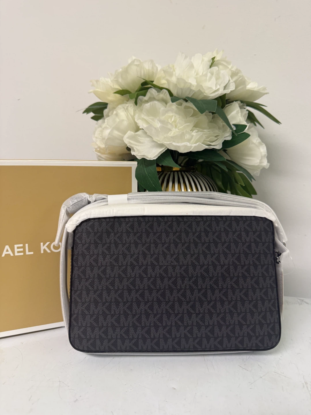 Michael Kors Jet Set Item LG EW Crossbody Bag - photo 2