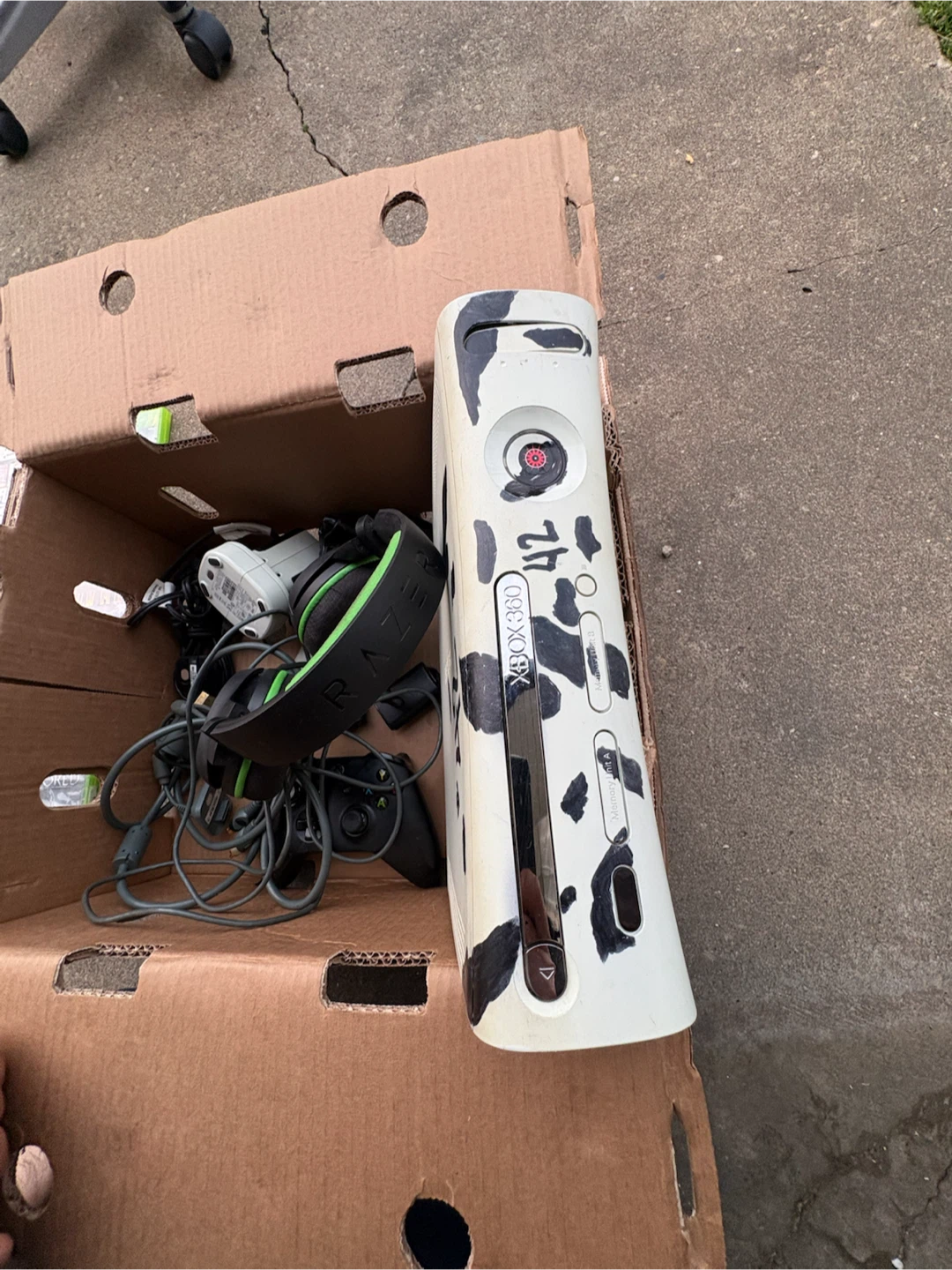 Xbox 360 Slim Bundle – AS IS –  read description - photo 4