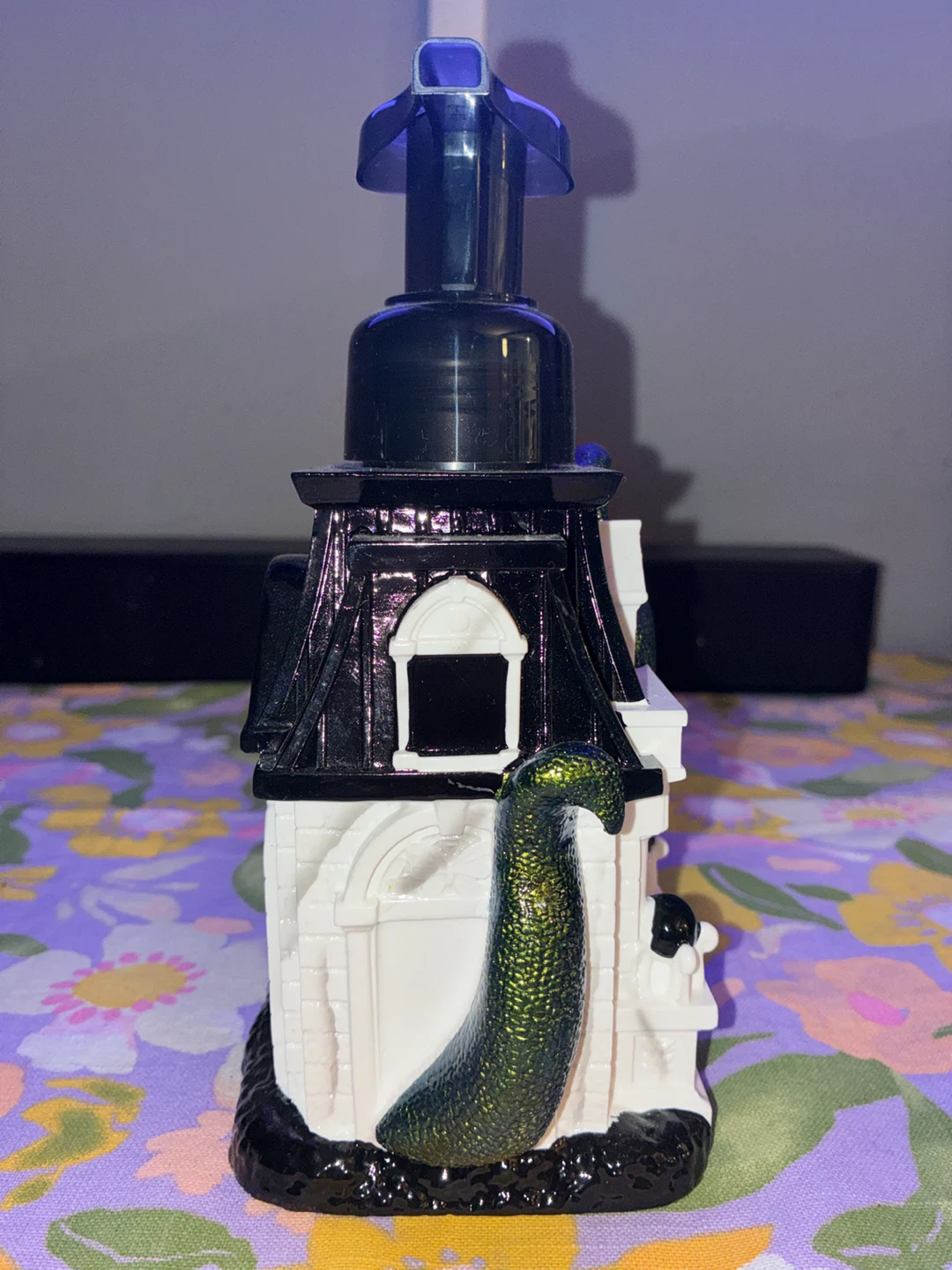 BBW 2024 Haunted House Foam Soap Dispenser and Refill - photo 5