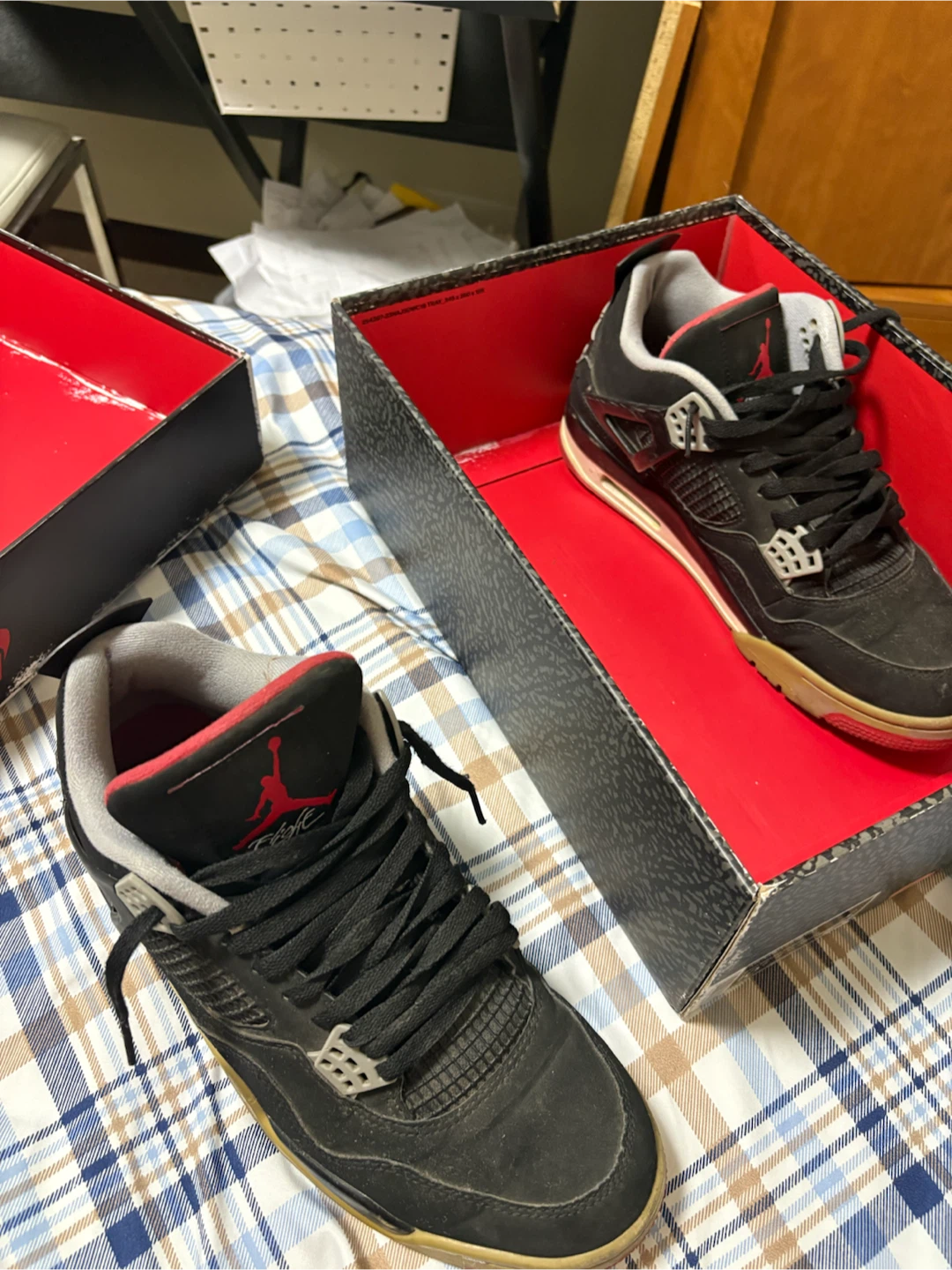 Air Jordan 4 Retro (Black/Red) - photo 2