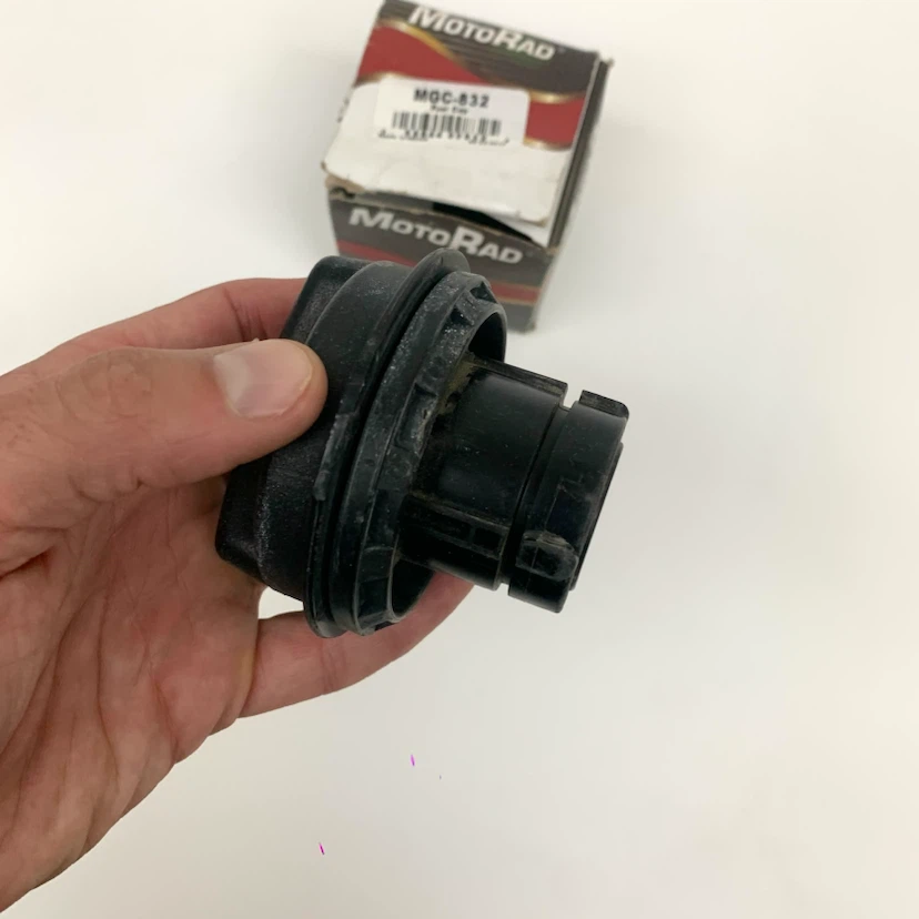 Fuel Gas Cap Replacement Locking Vehicle Cap MotoRad Auto Part - photo 3