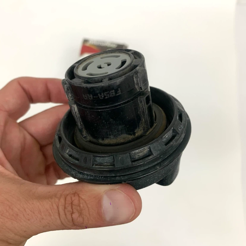 Fuel Gas Cap Replacement Locking Vehicle Cap MotoRad Auto Part - photo 5