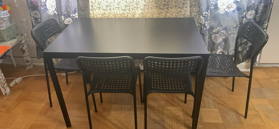 IKEA Dining Table with 4 Chairs – Excellent Condition - photo 2