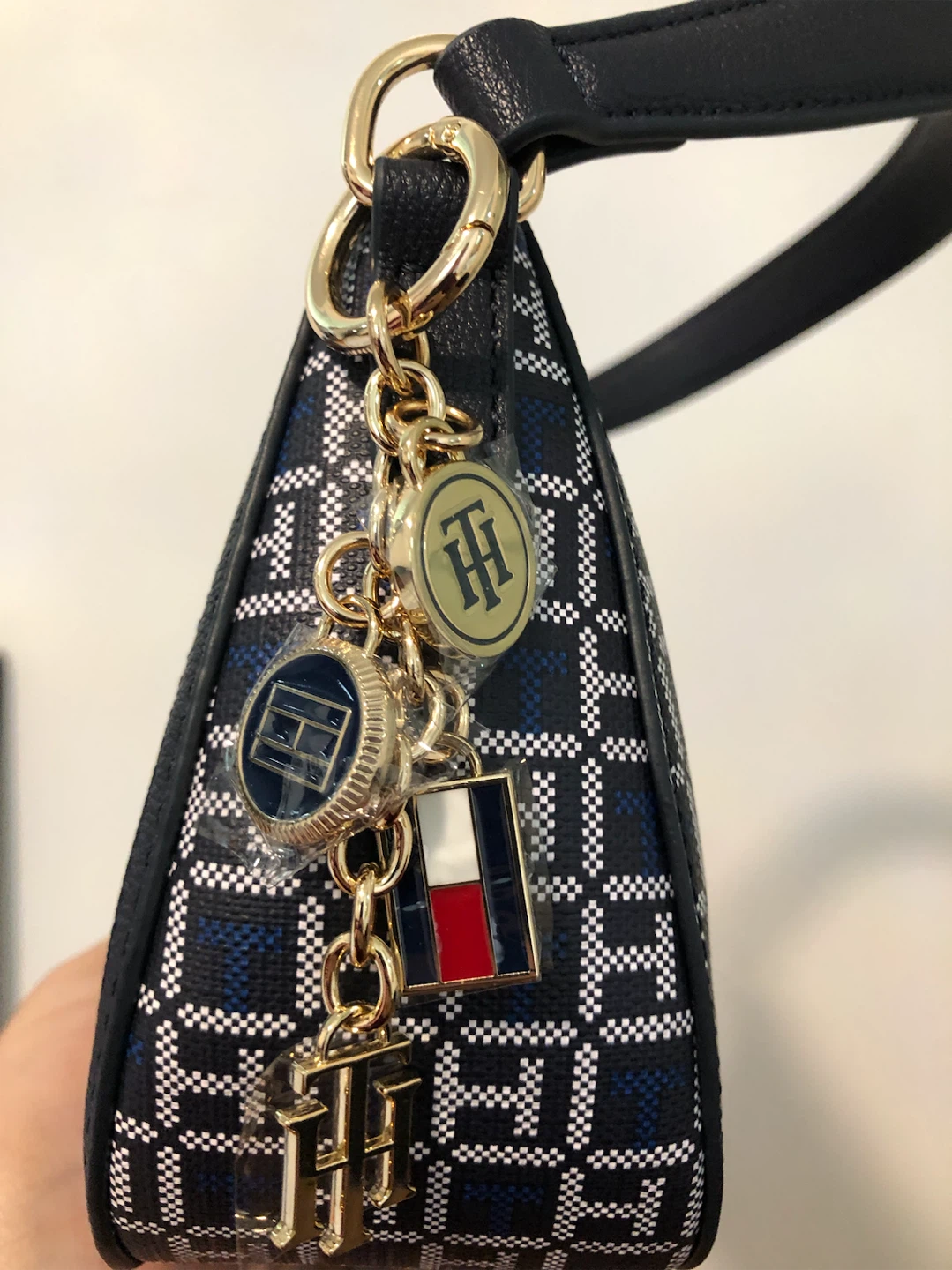 Tommy Hilfiger Shoulder Bag - photo 4