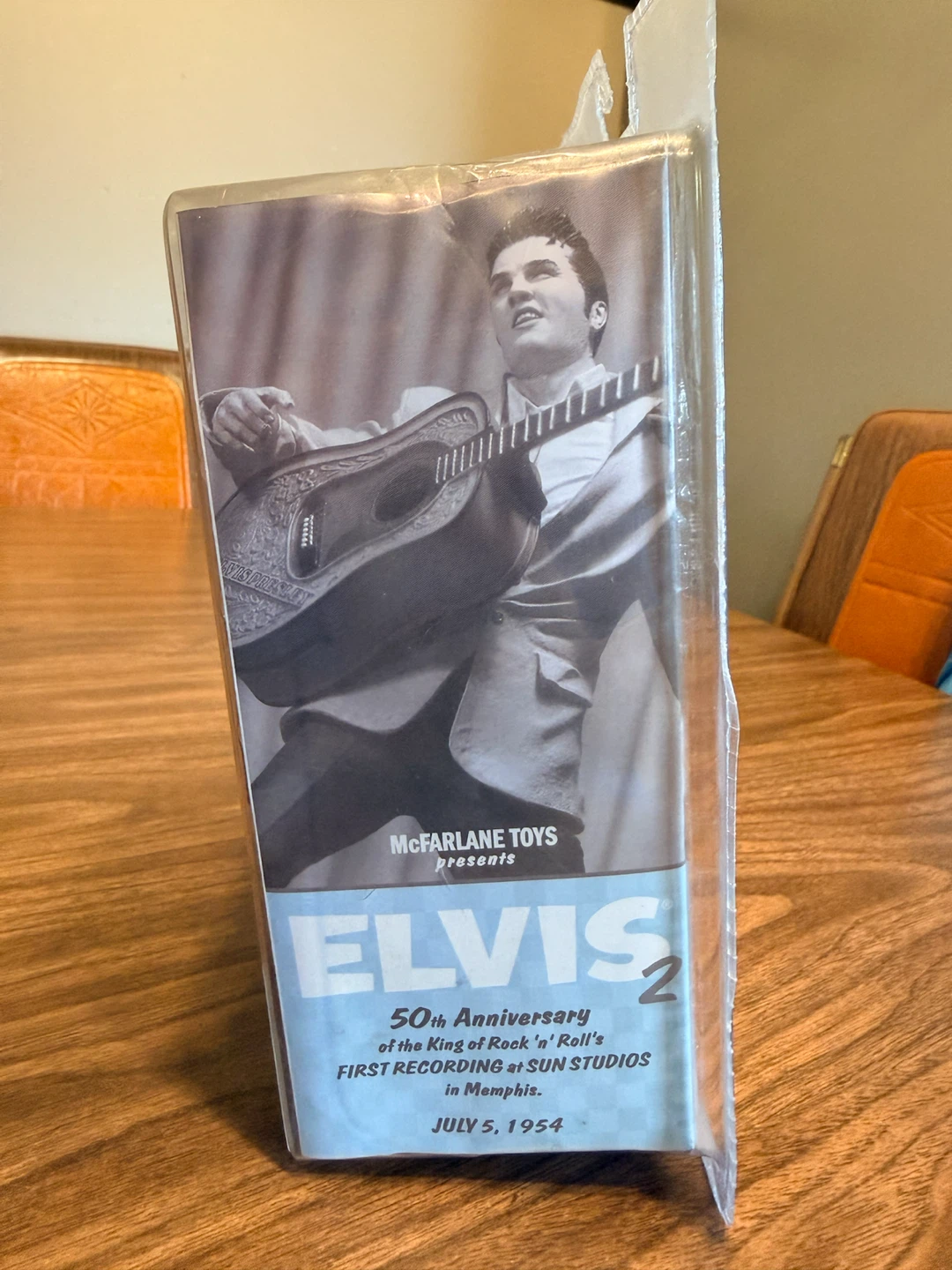ELVIS PRESLEY 2 – 50TH ANNIVERSARY FIGURE (OFFICIAL LICENSE) - photo 3