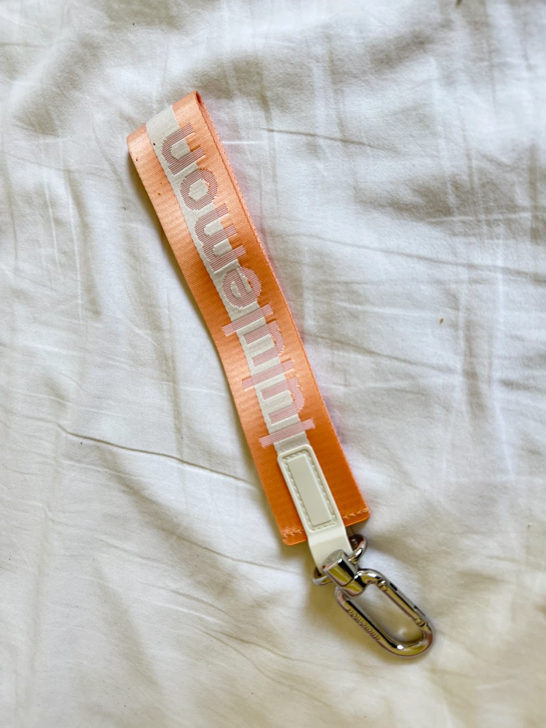 Lululemon never lose Keychain - photo 2