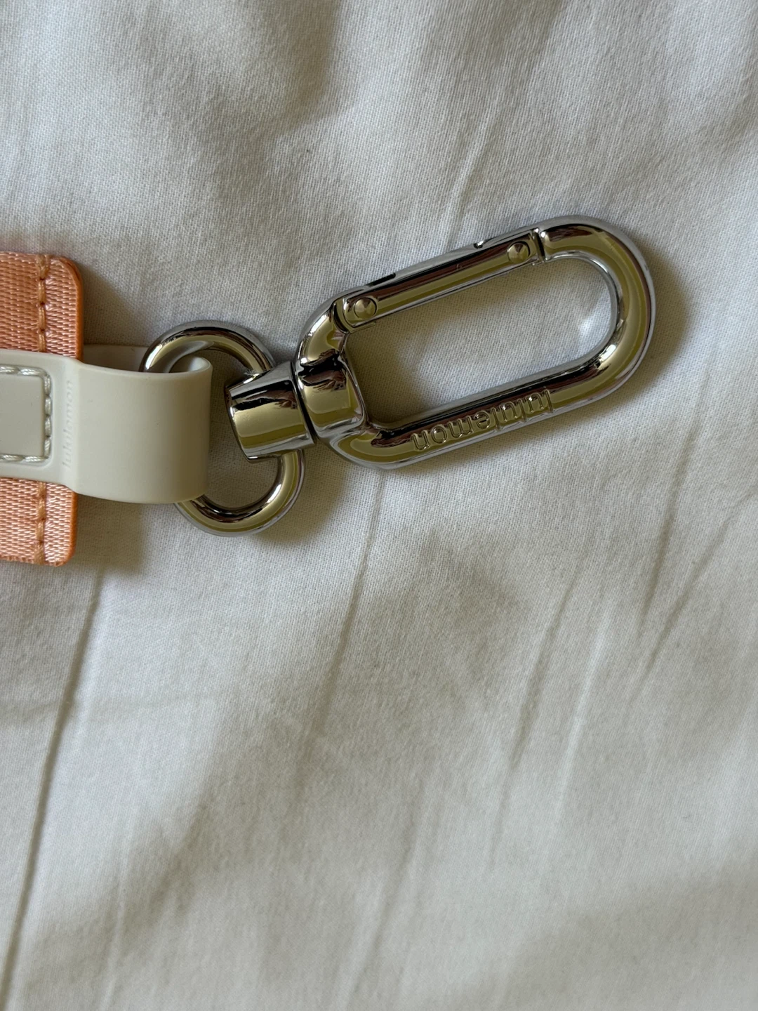 Lululemon never lose Keychain - photo 3