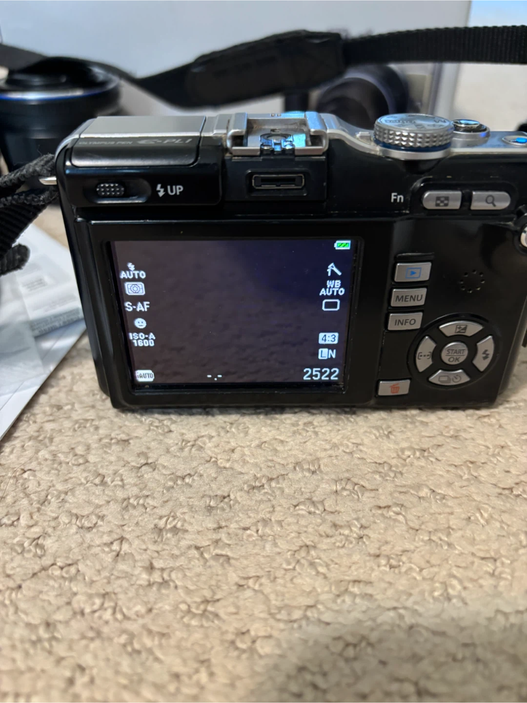 Olympus PEN E-PL1 Mirrorless Camera Kit - photo 3