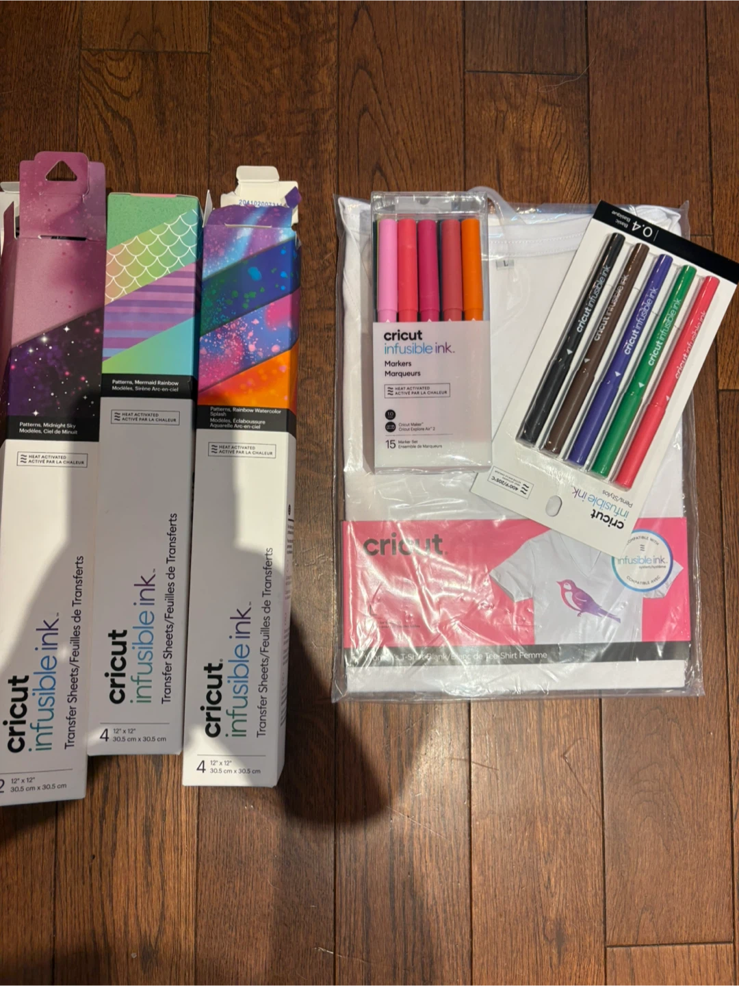 HUGE Cricut bundle —see all pics - photo 5