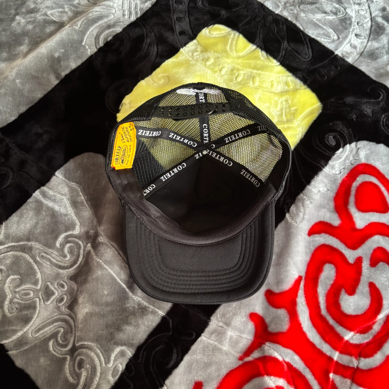 Black Corteiz Trucker Hat - photo 2