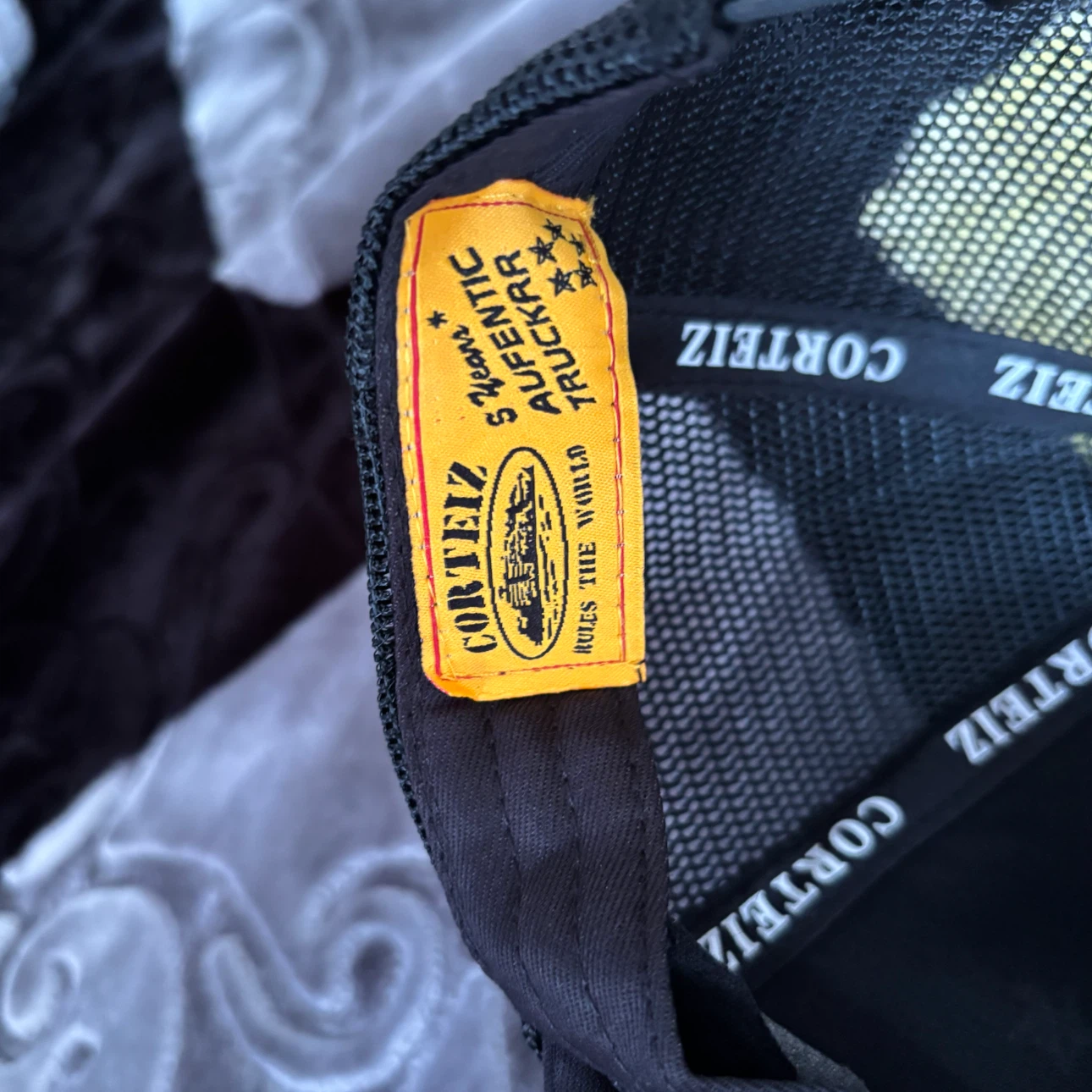 Black Corteiz Trucker Hat - photo 3
