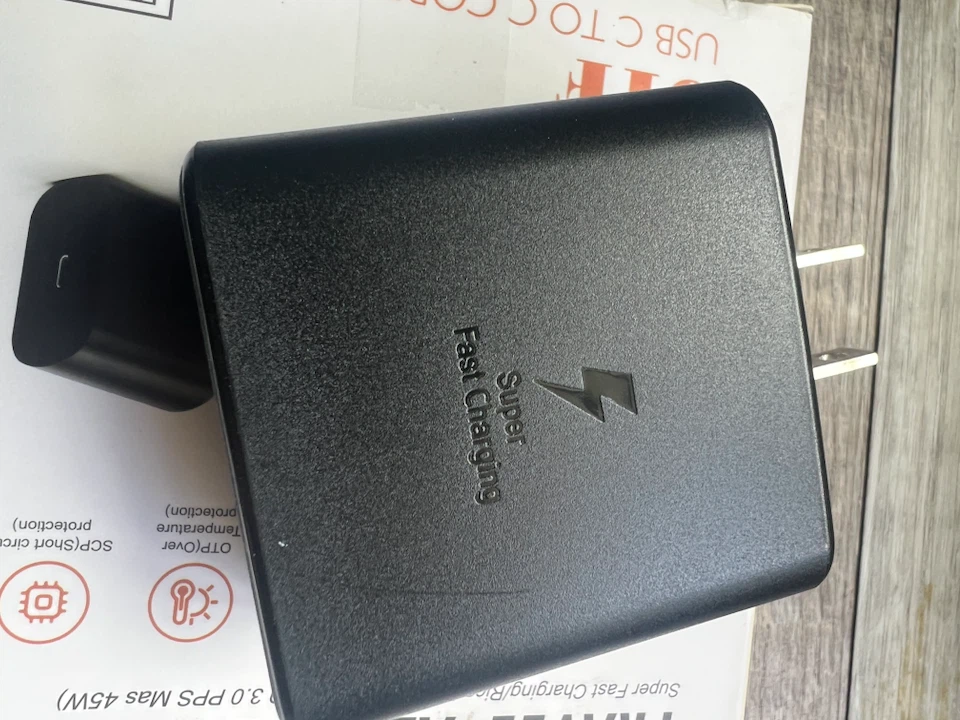 USB-C Fast Charger 45W PD with Cable - photo 2
