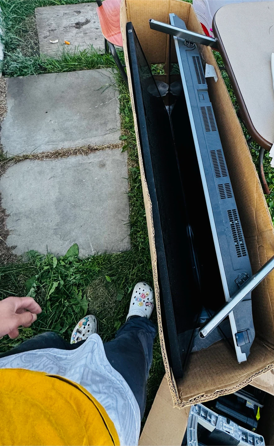Broken! Random stuff-free