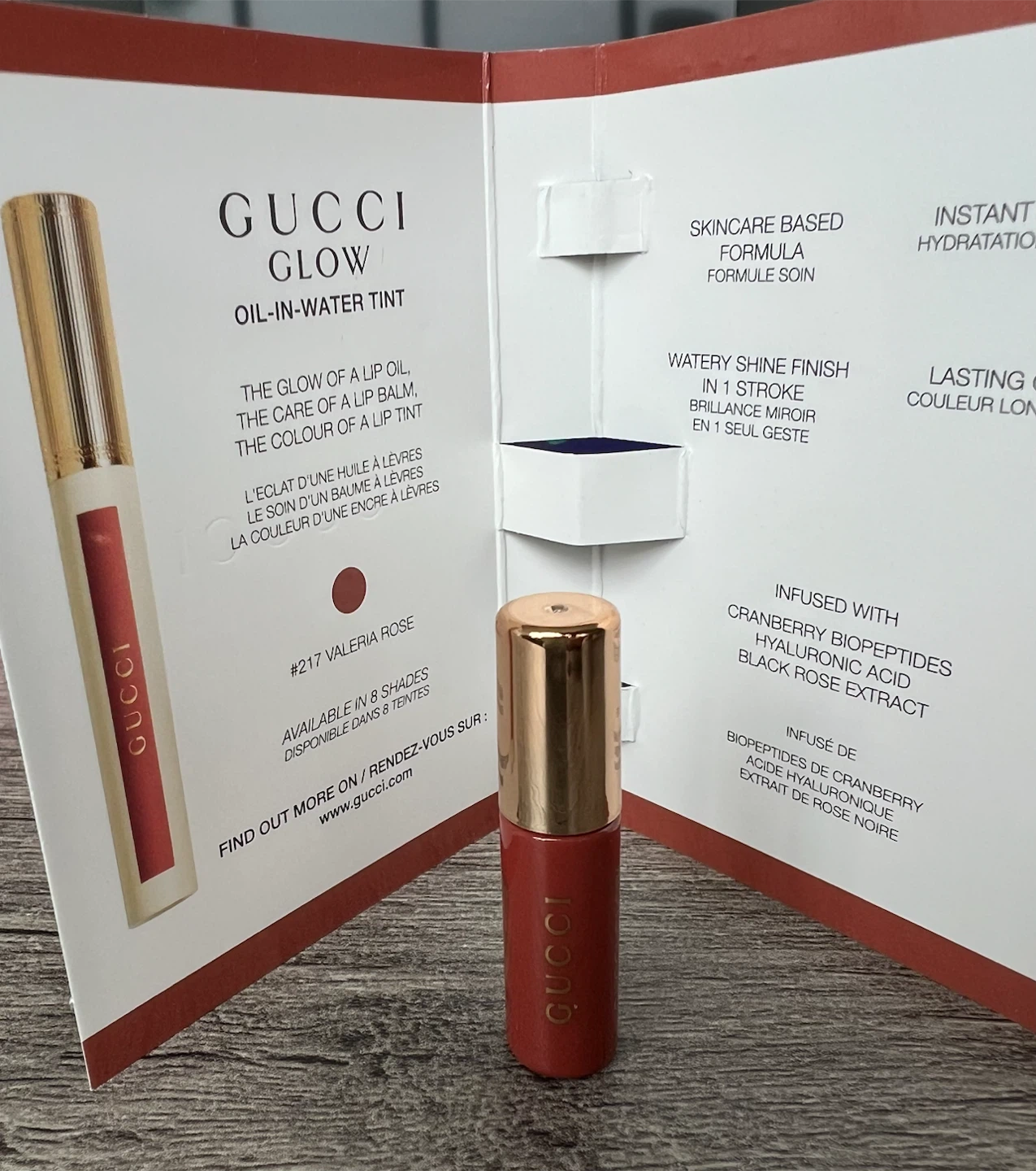 Sample of GUCCI Glow Oil-in-Water Tint #217 Valeria Rose