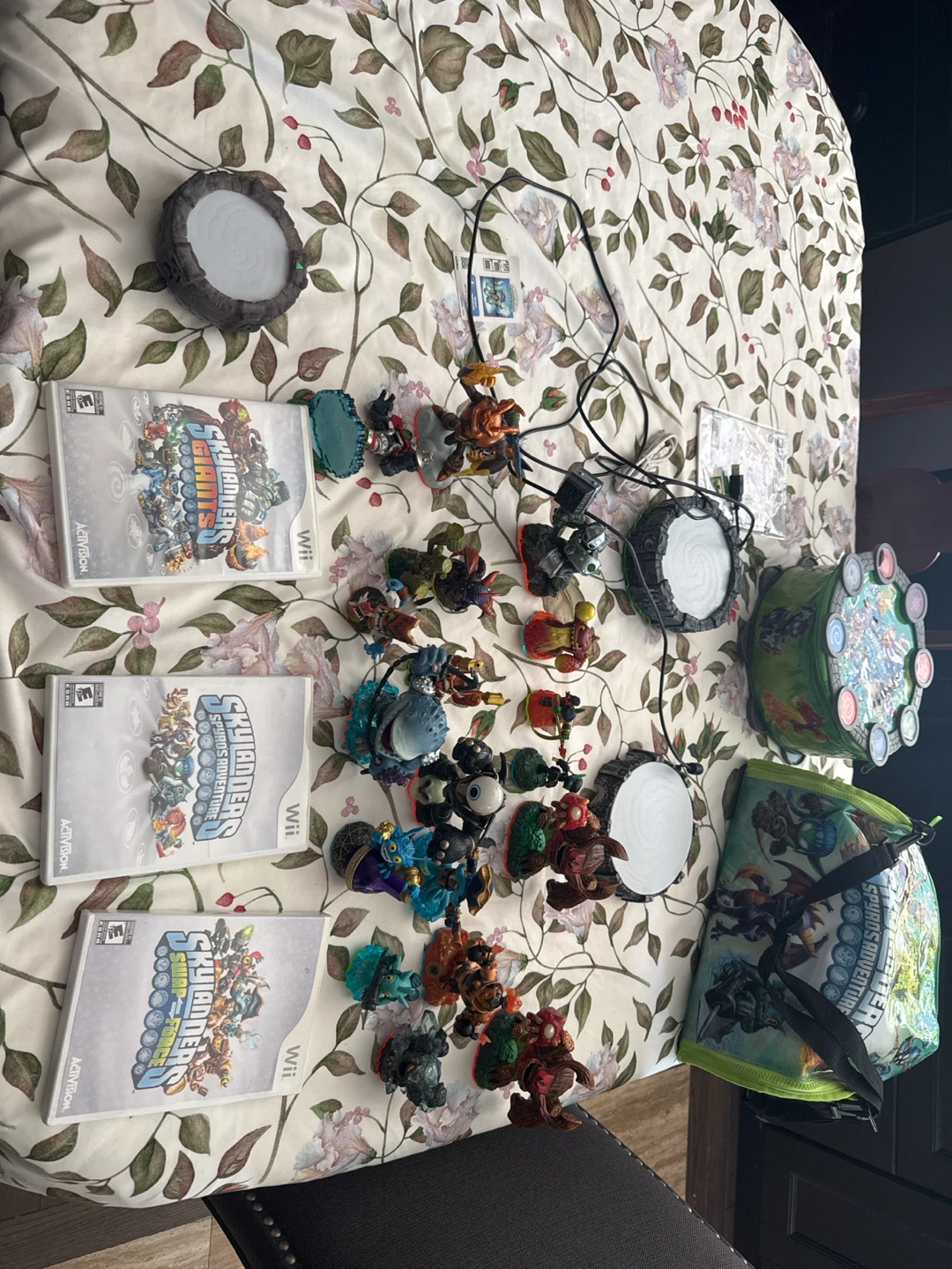 Skylanders Wii Game Bundle with figures