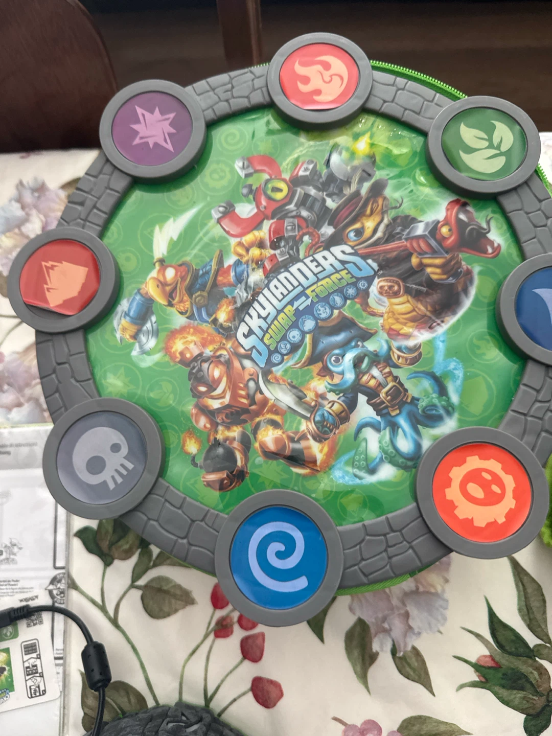 Skylanders Wii Game Bundle with figures - photo 3