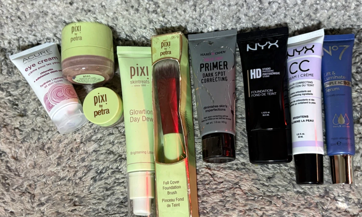 Assorted Makeup Lot: - photo 2