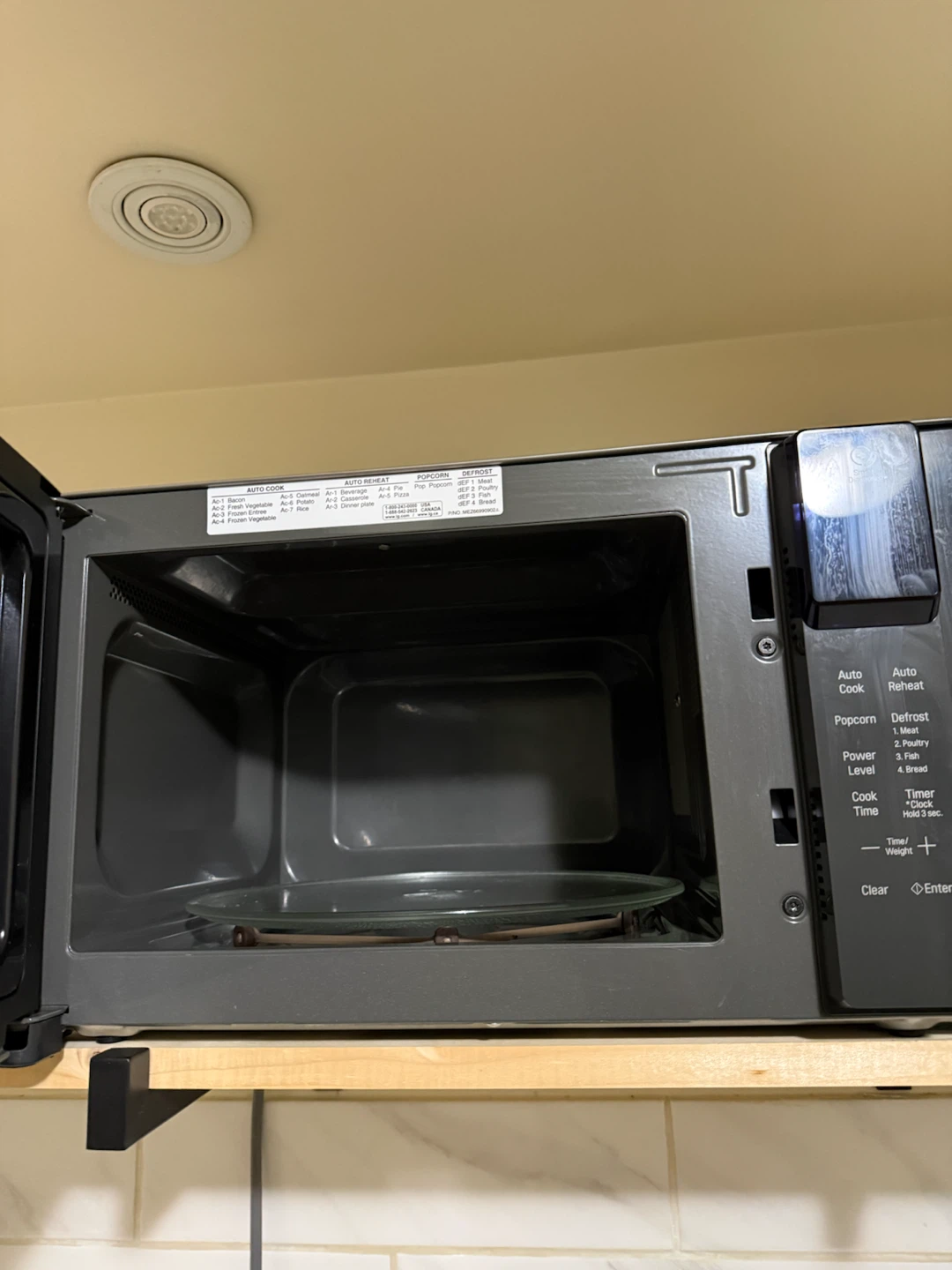 LG Smart Inverter Microwave - photo 2
