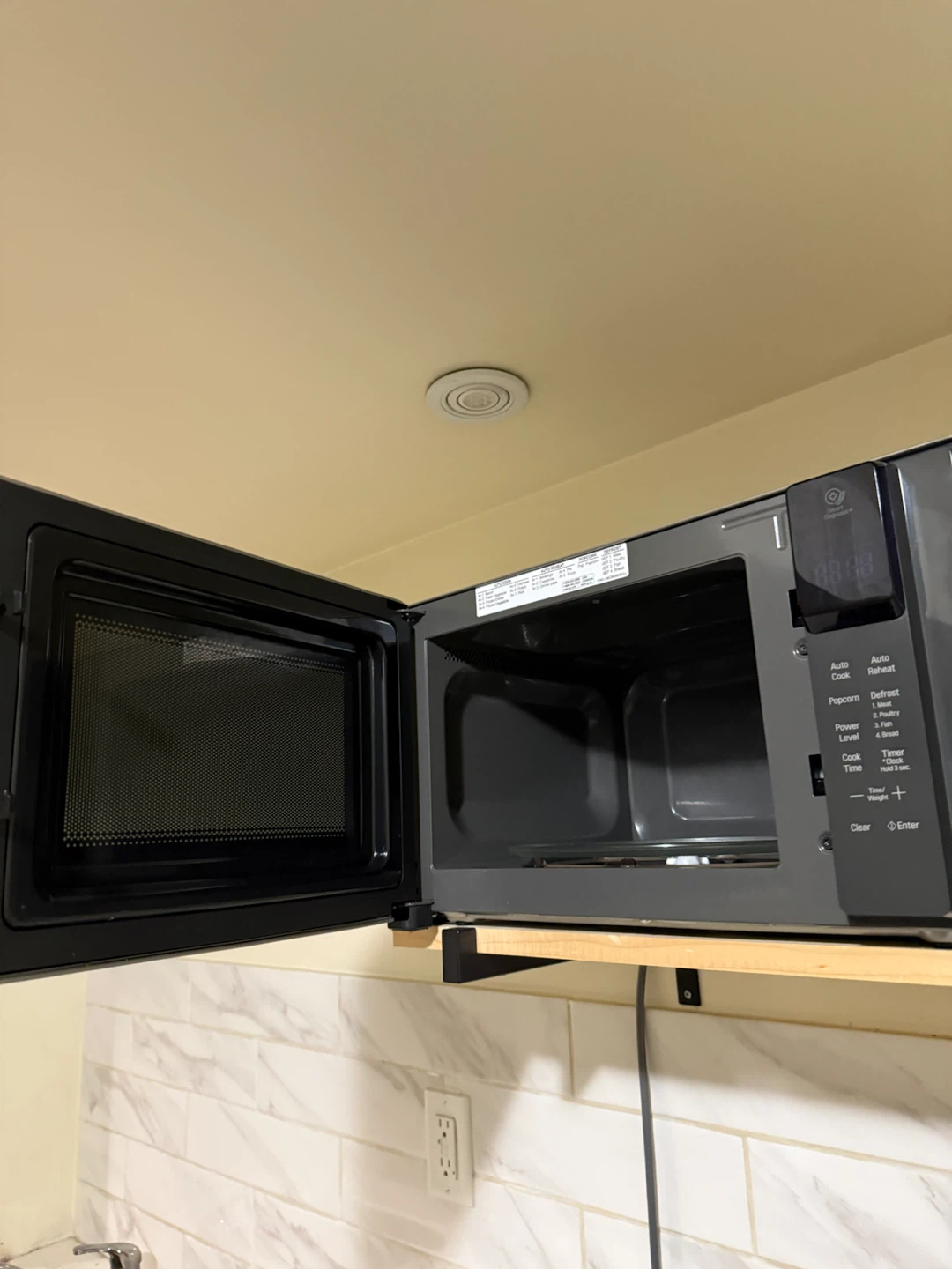 LG Smart Inverter Microwave - photo 4