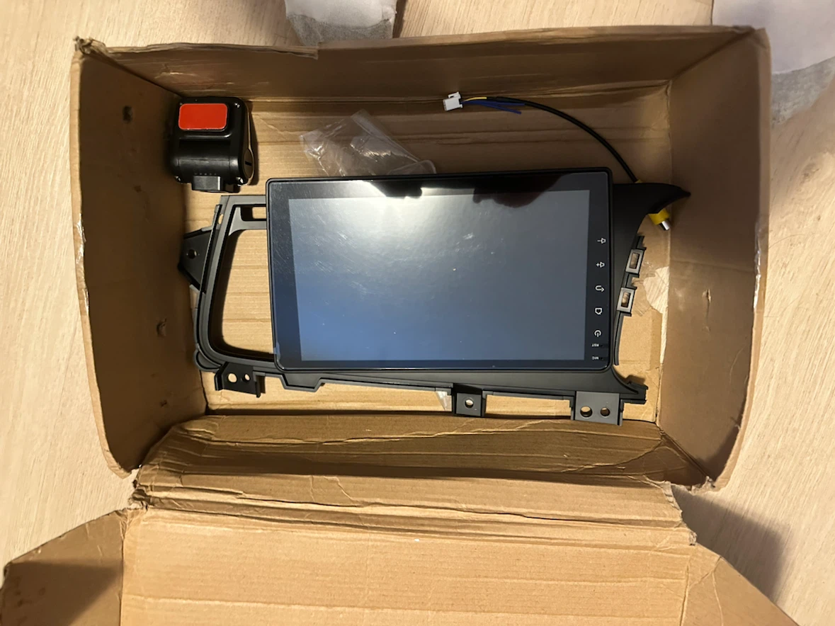 Car Stereo with Touchscreen and Accessories