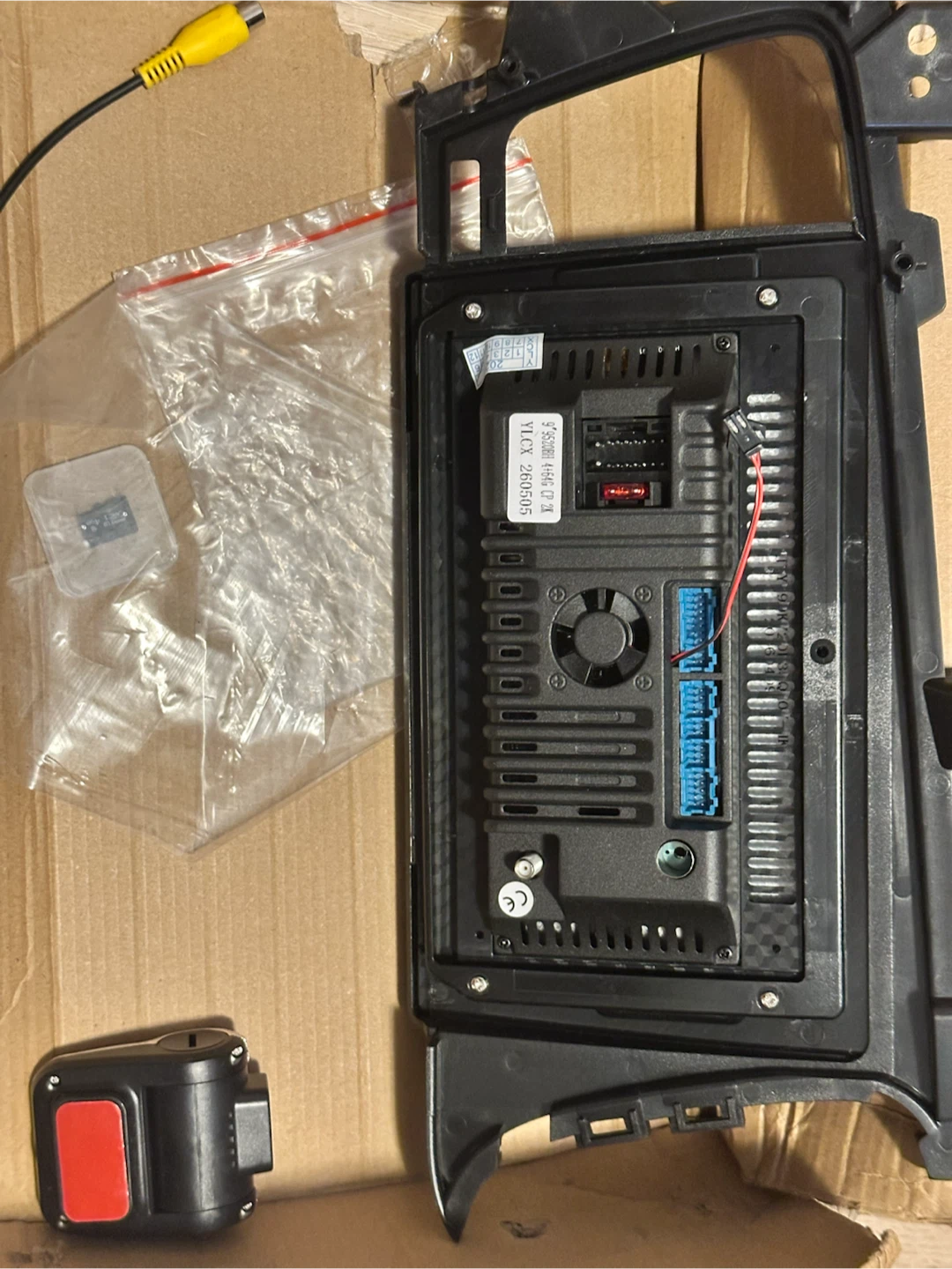 Car Stereo with Touchscreen and Accessories - photo 3