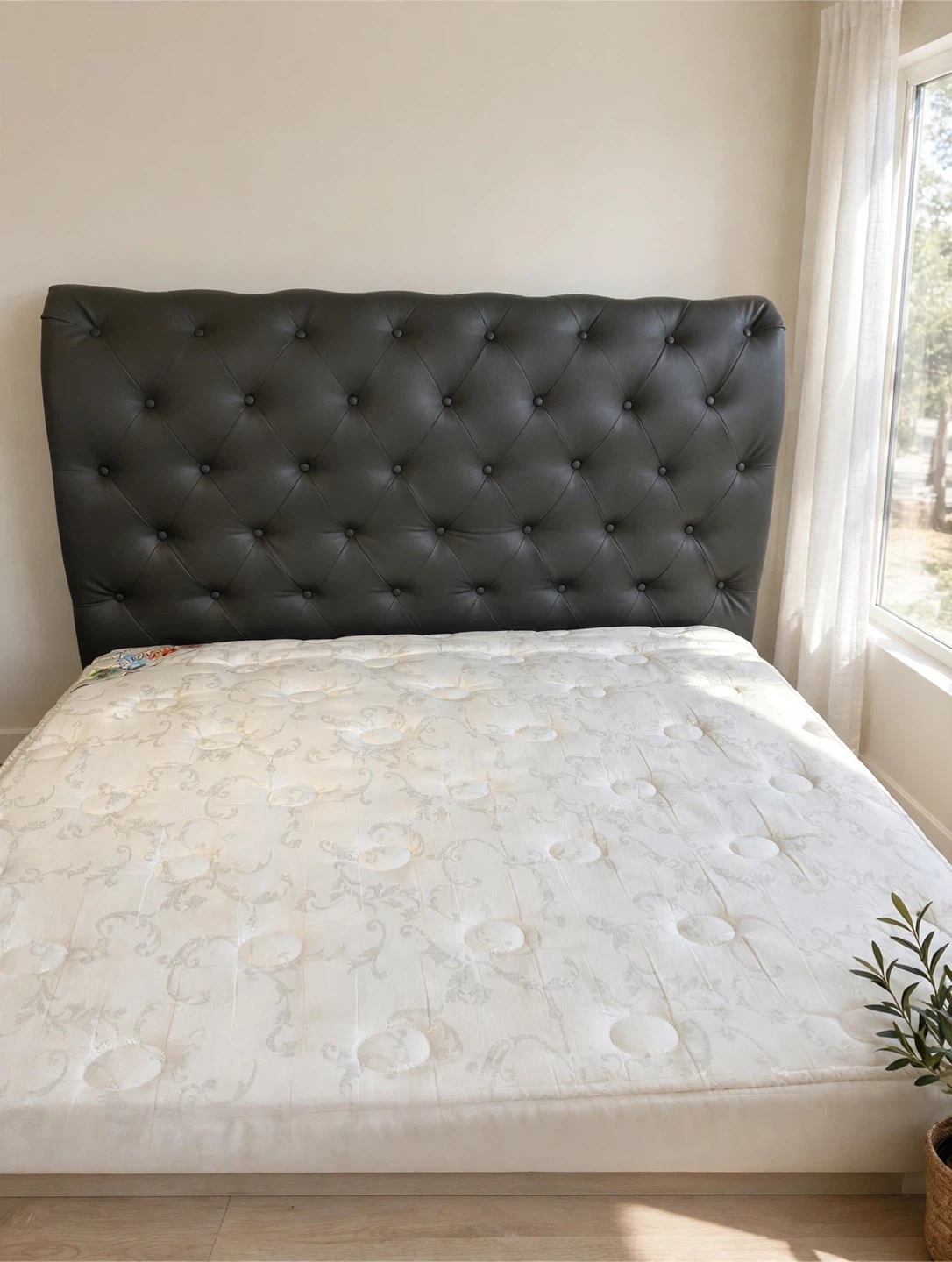Dark brown Tufted Queen Bed Frame with Mattress- Complete Set - photo 2