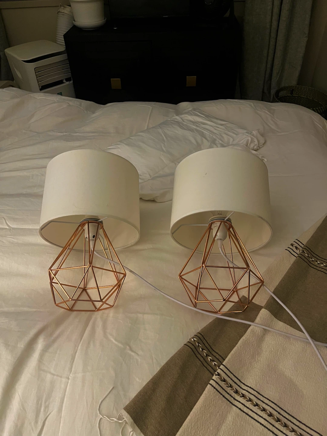 Modern bedside table lamps