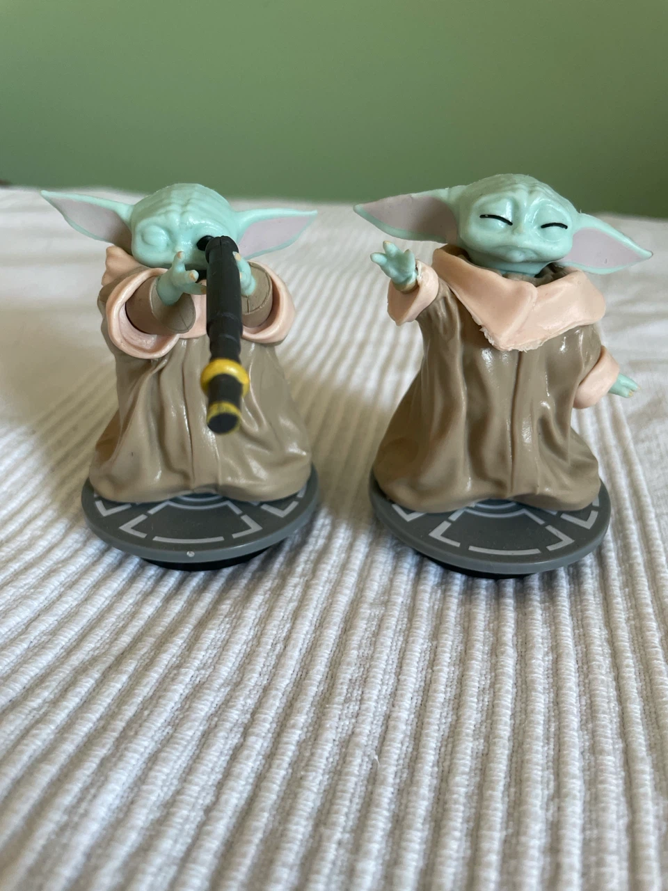 Baby Yoda :Star Wars The Child Grogu Figurines (Set of 2)