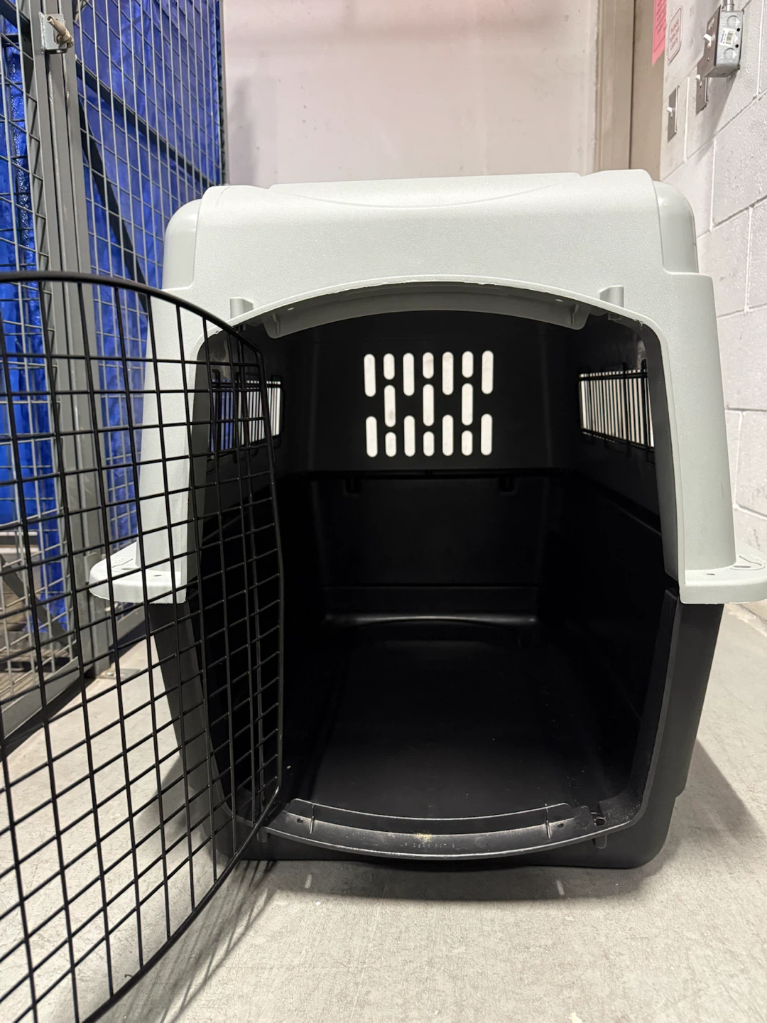Petmate Pet Carrier 32-inch - photo 3