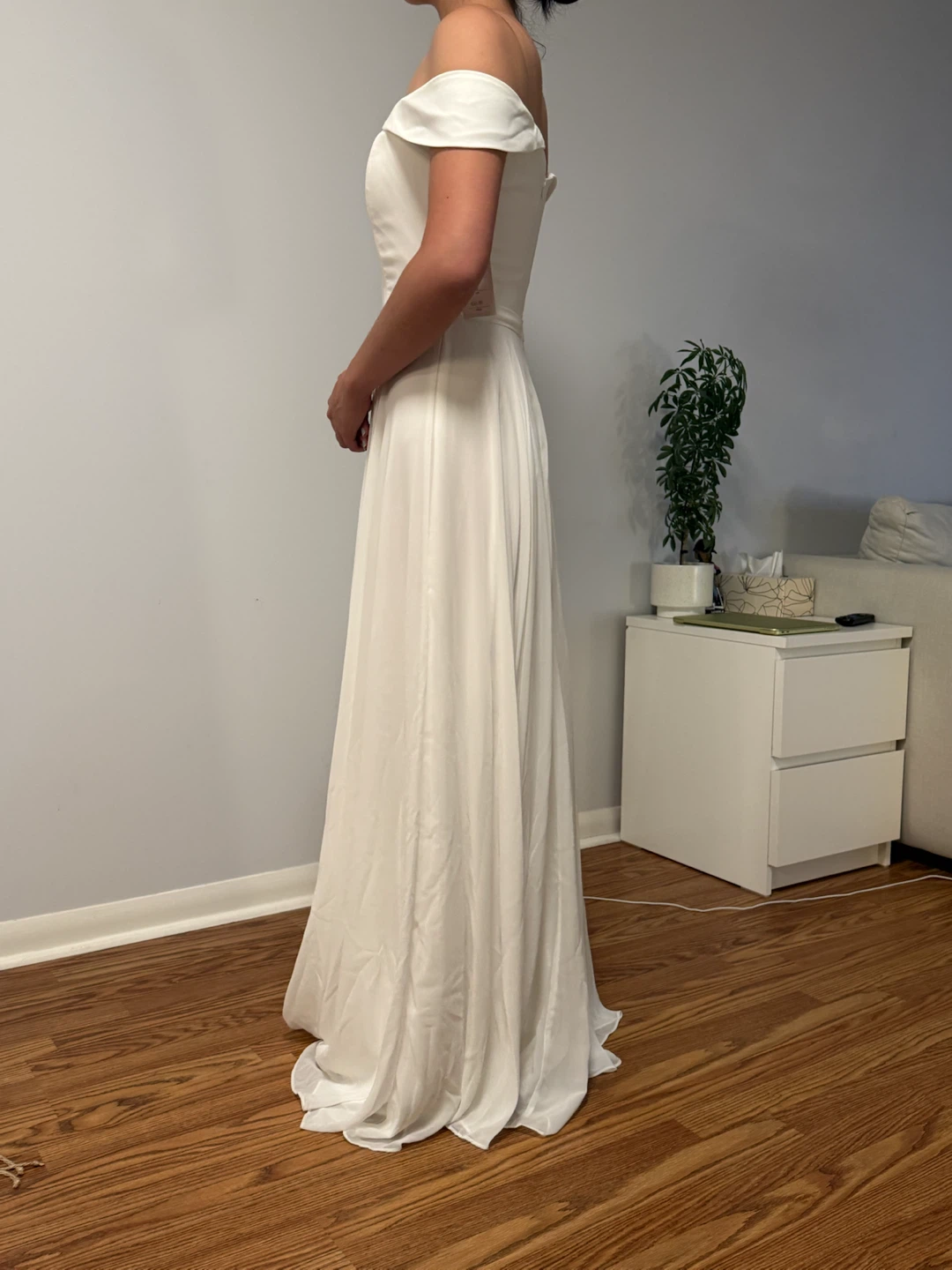 White Off-the-Shoulder Formal Dress - photo 5