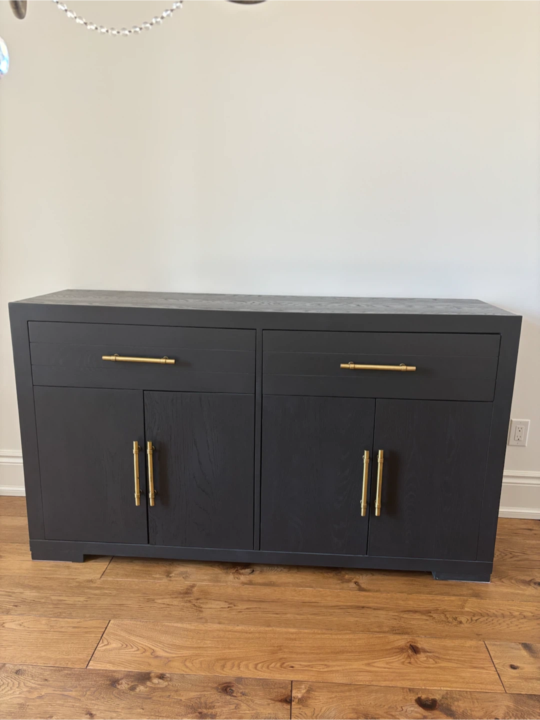BLACK BUFFET MODERN SELECT HRDWDS OAK VENEERS 4 YEARS OLD