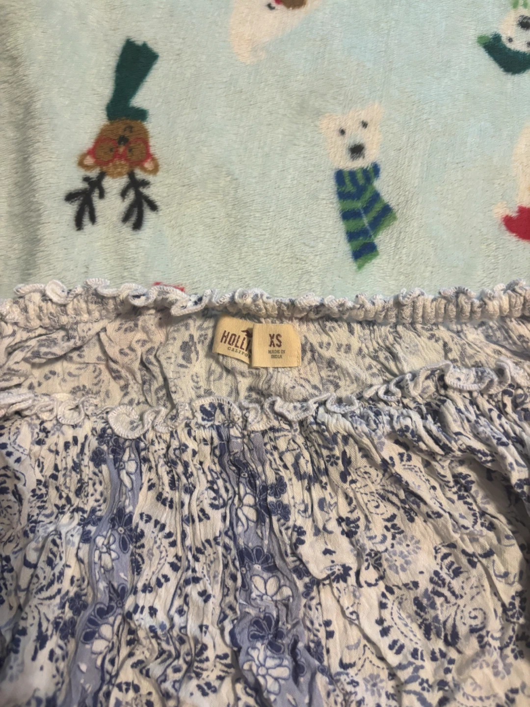 Hollister Blue Floral Smocked Cropped Top - photo 2