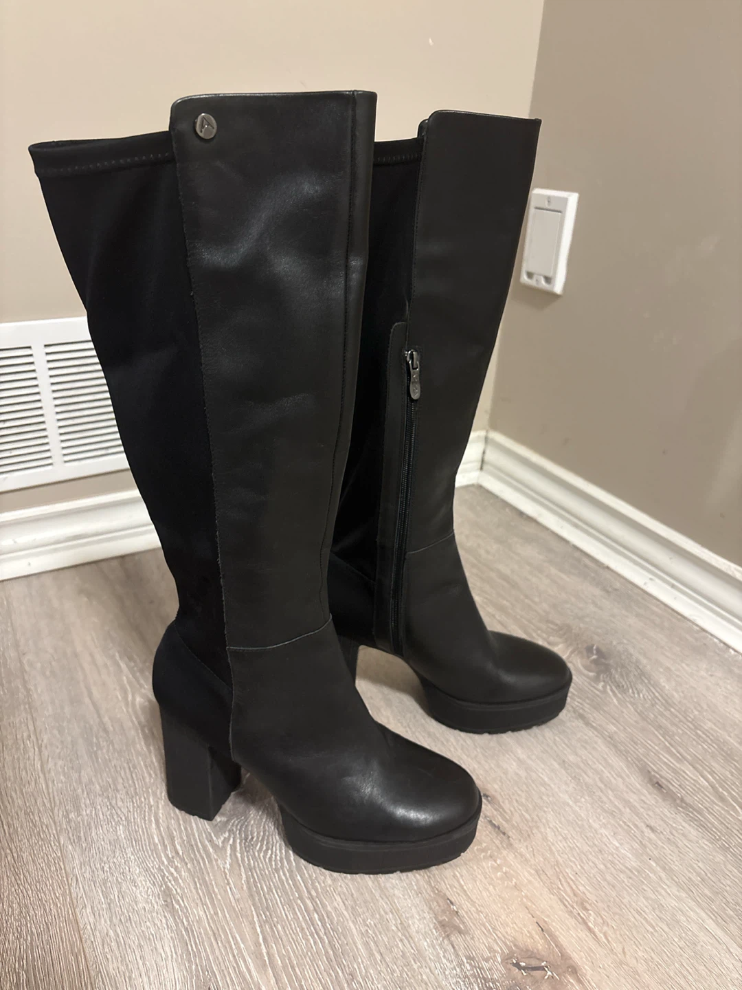 Artica Black Knee-High Boots size 9 - photo 3