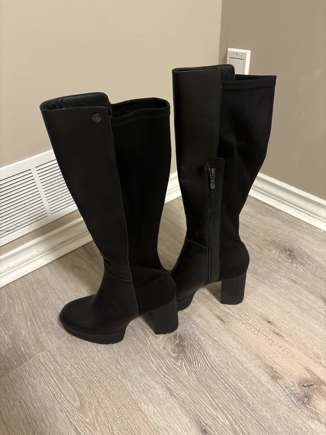 Artica Black Knee-High Boots size 9 - photo 4