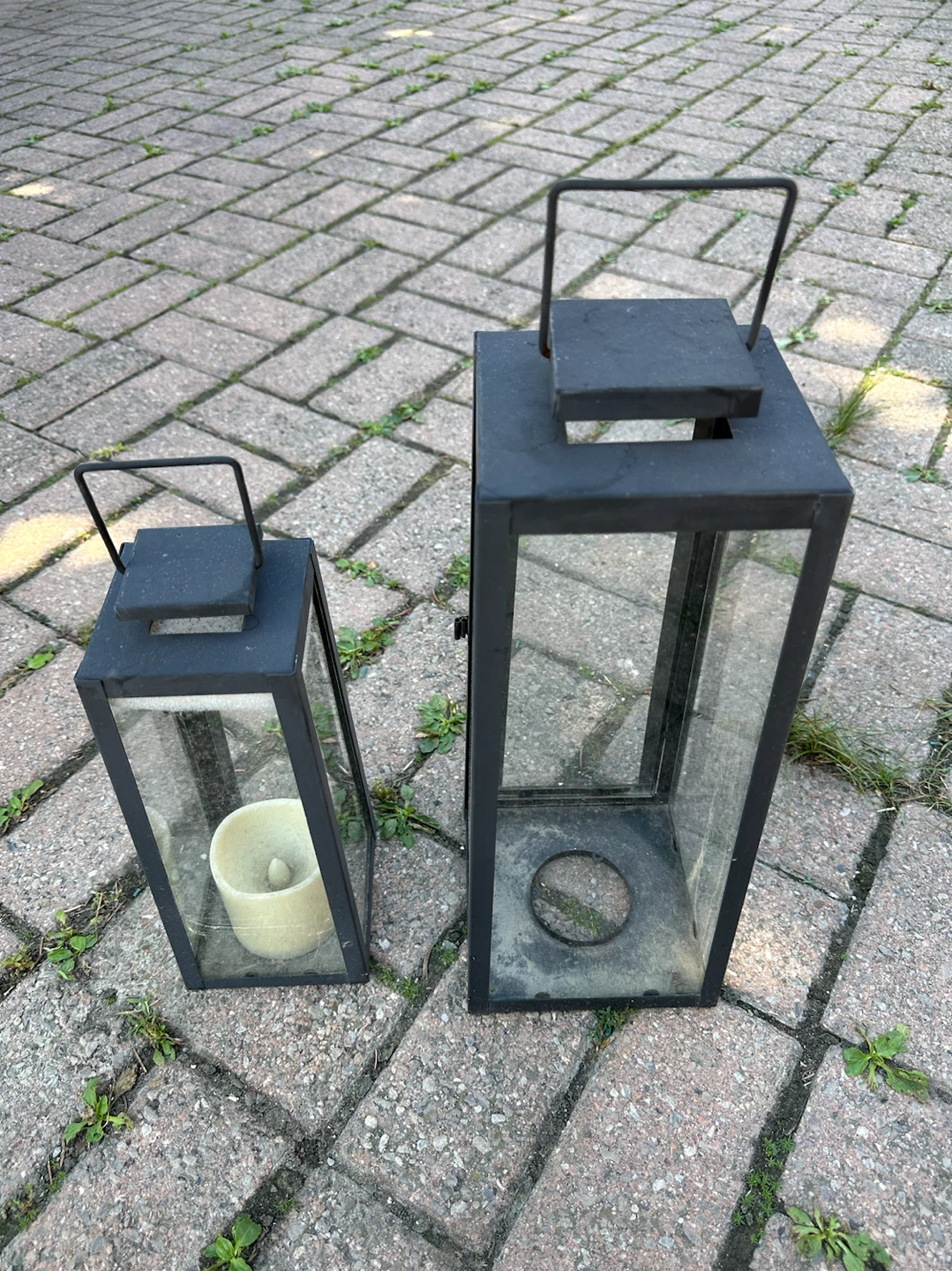 Set of 2 Black Metal Lanterns