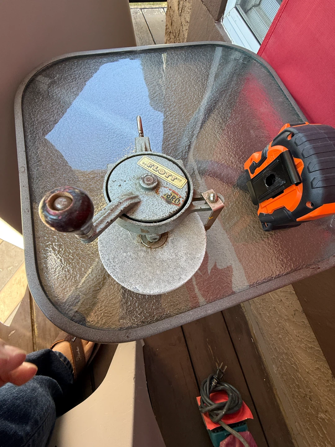 BENCH GRINDER
