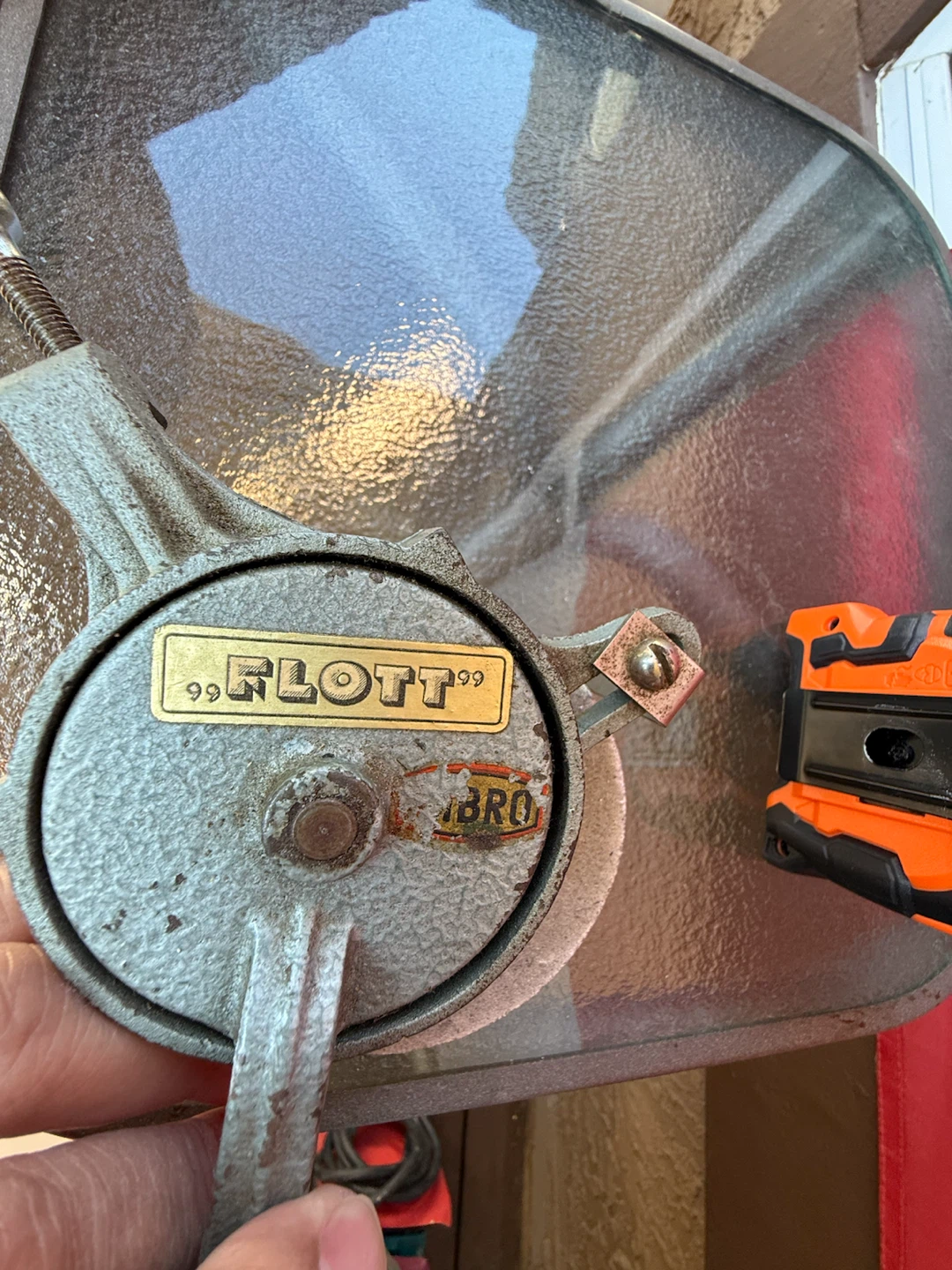 BENCH GRINDER - photo 2